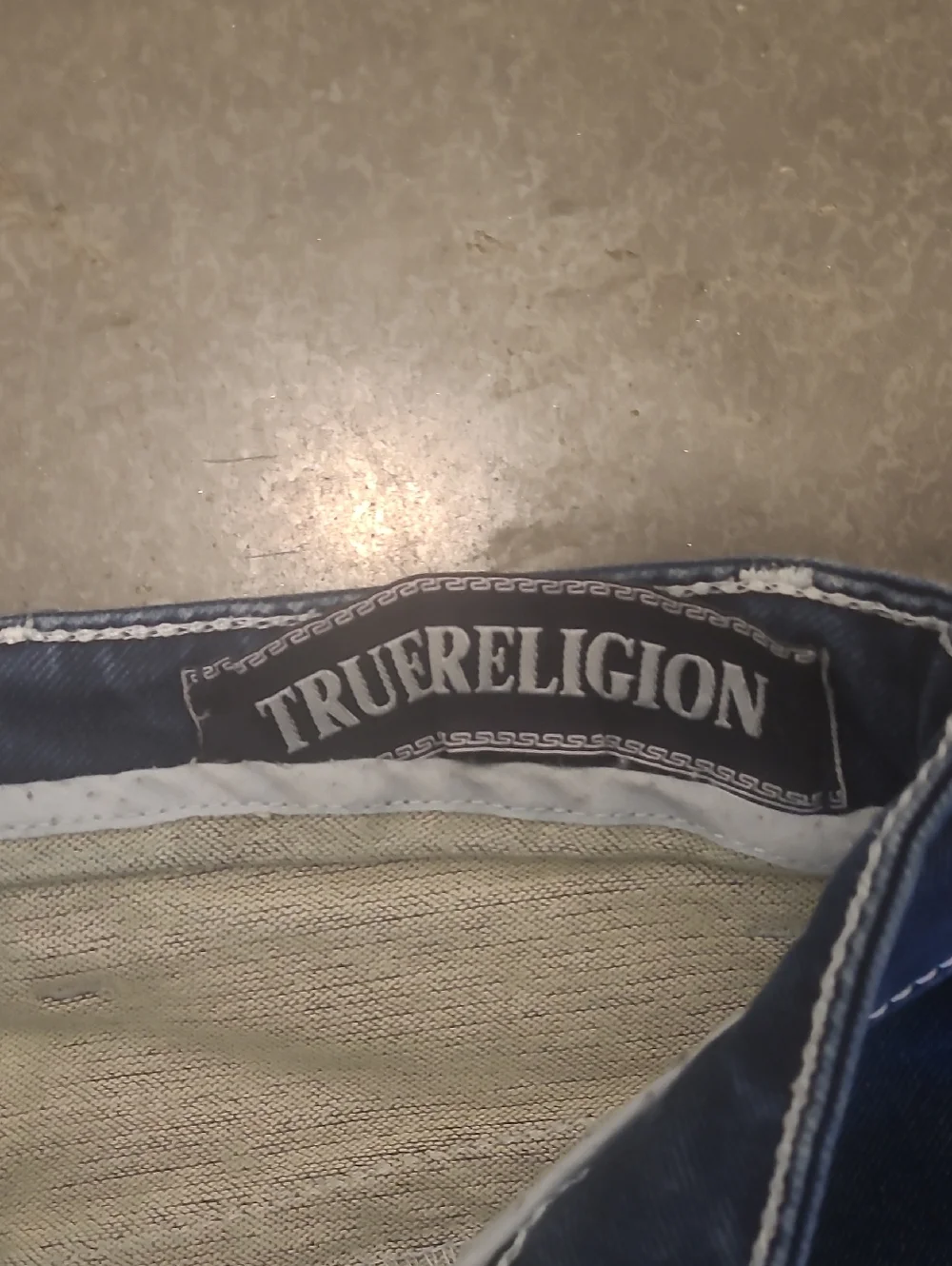 VINTAGE TRUE RELIGION HIGH RISE JEANS - Picture 6 of 13